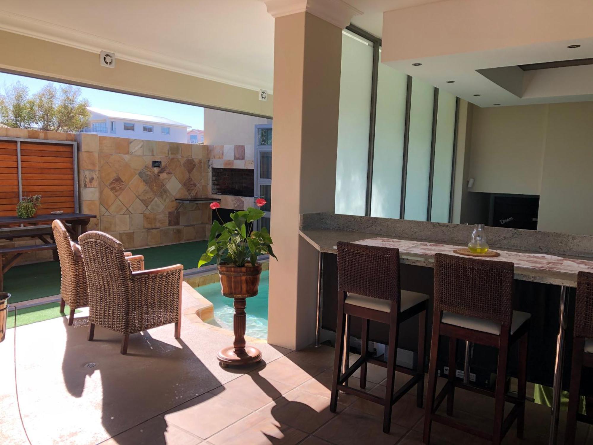 Marine 5 Boutique Hotel Gansbaai Exterior foto